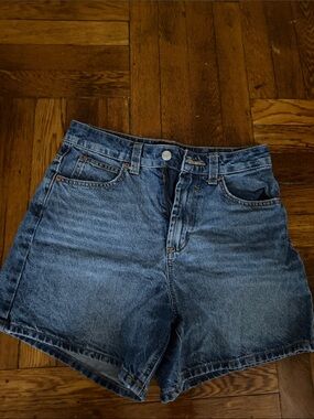ASOS Vintage Wash Mid-Rise Denim Shorts in Blue